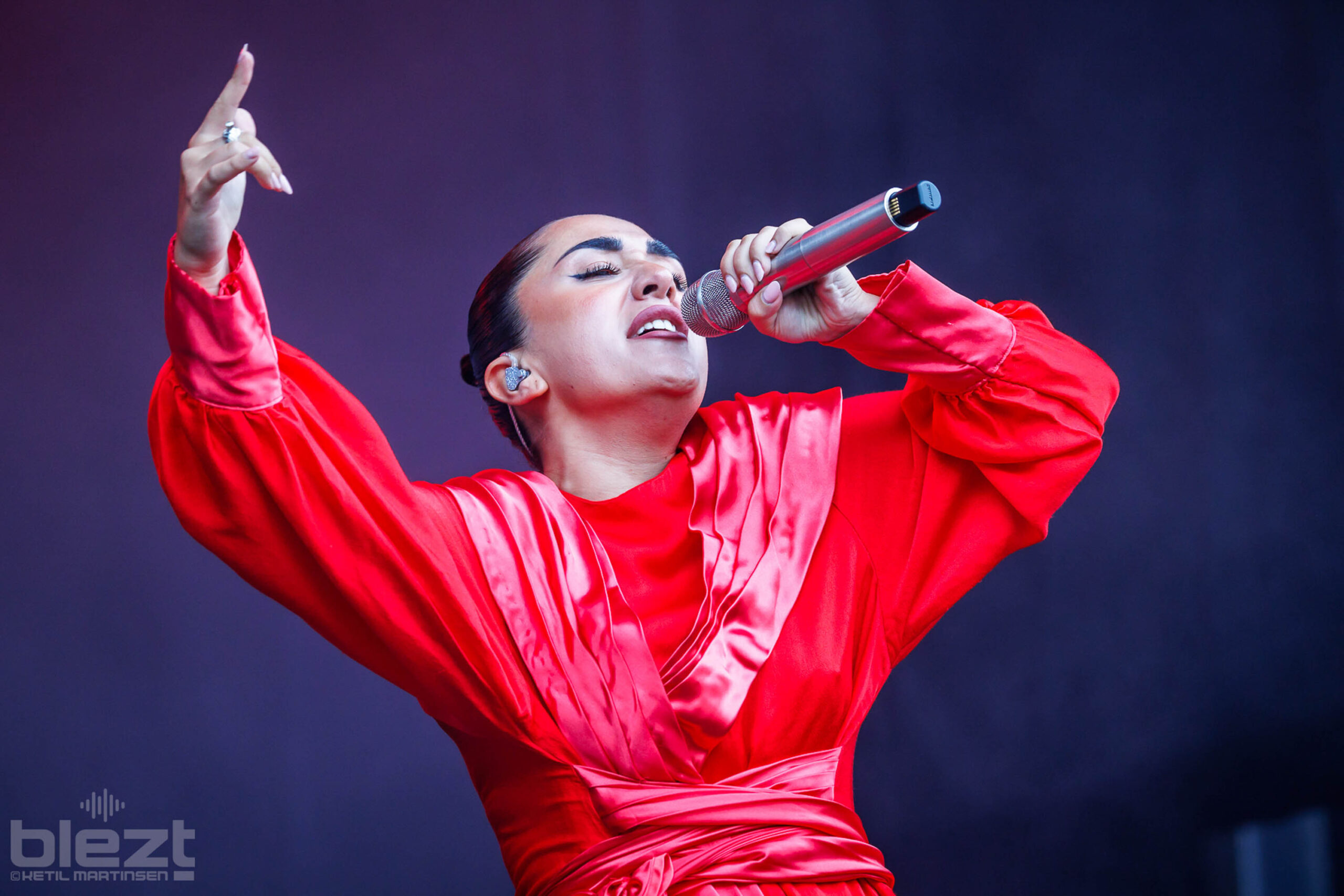 Delara live på Øyafestivalen 2024 - BLEZT