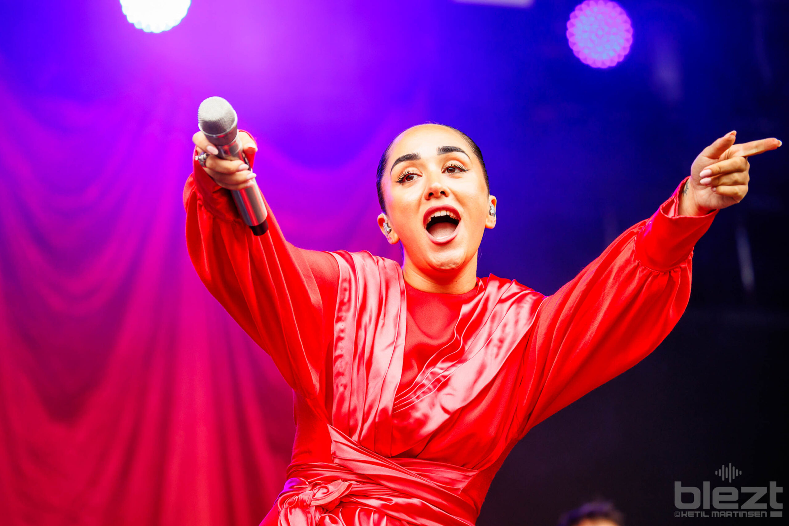 Delara live på Øyafestivalen 2024 - BLEZT