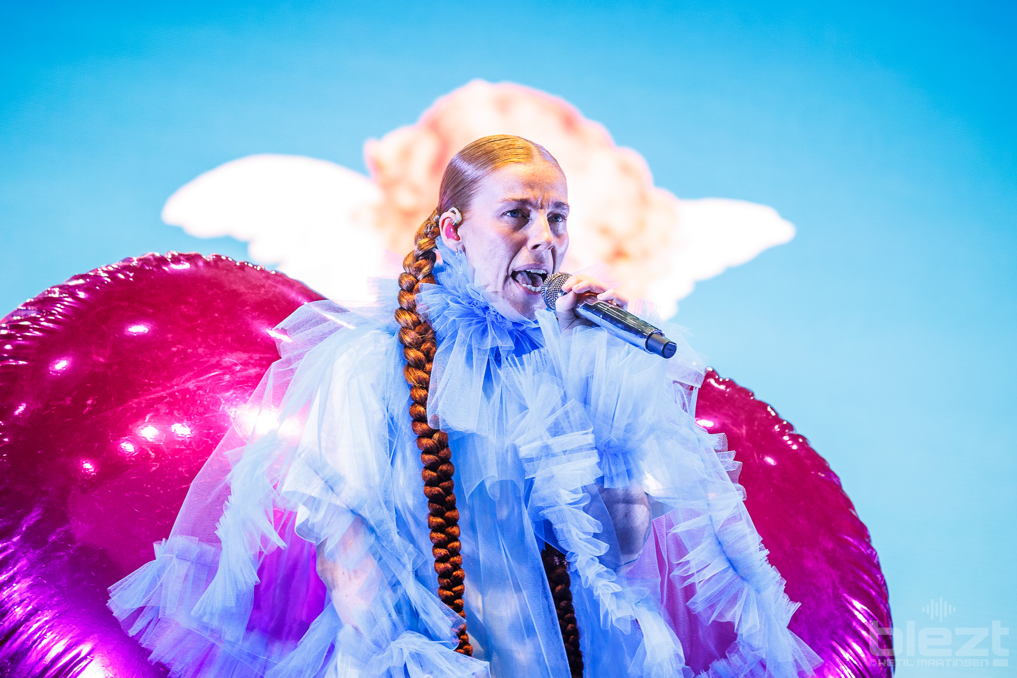 Gabrielle live på Øyafestivalen 2024 - BLEZT