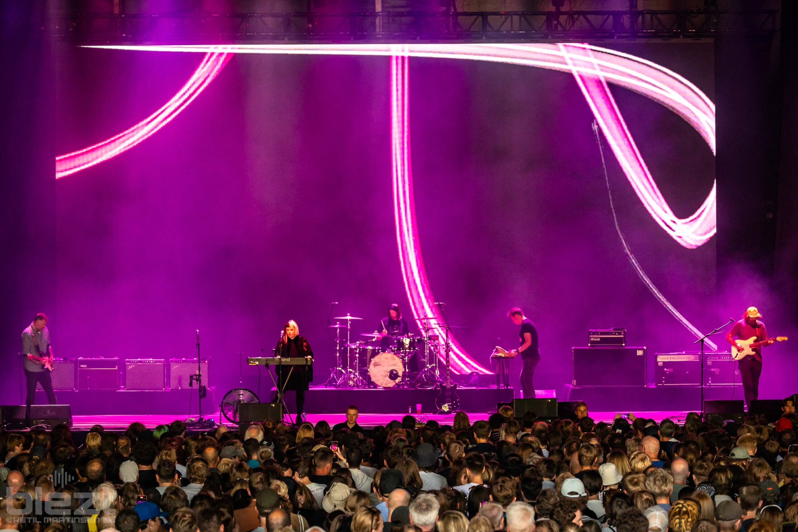 Slowdive live på Øyafestivalen 2024 - BLEZT