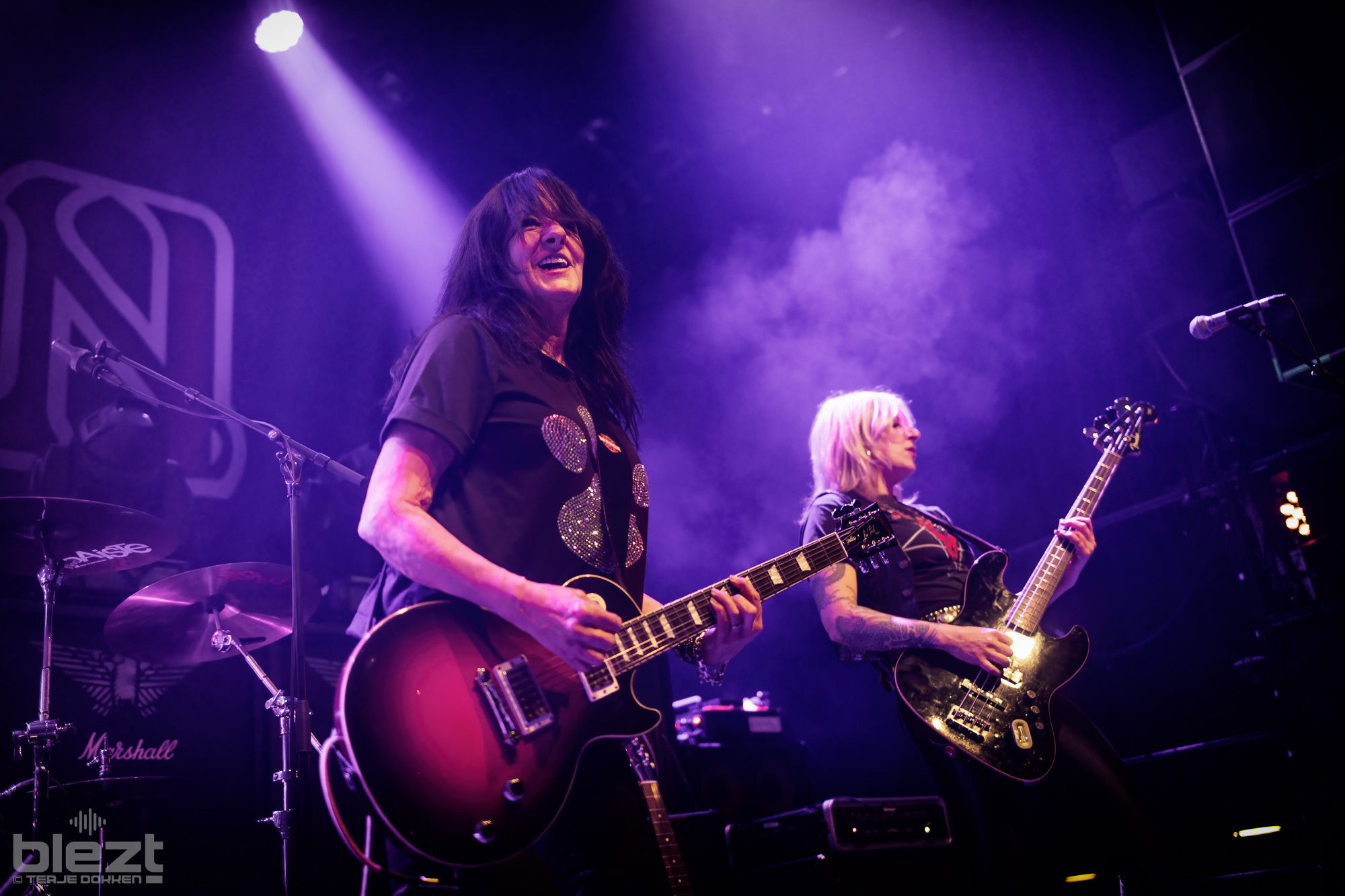 Girlschool live på Rockefeller i Oslo februar 2025 - BLEZT