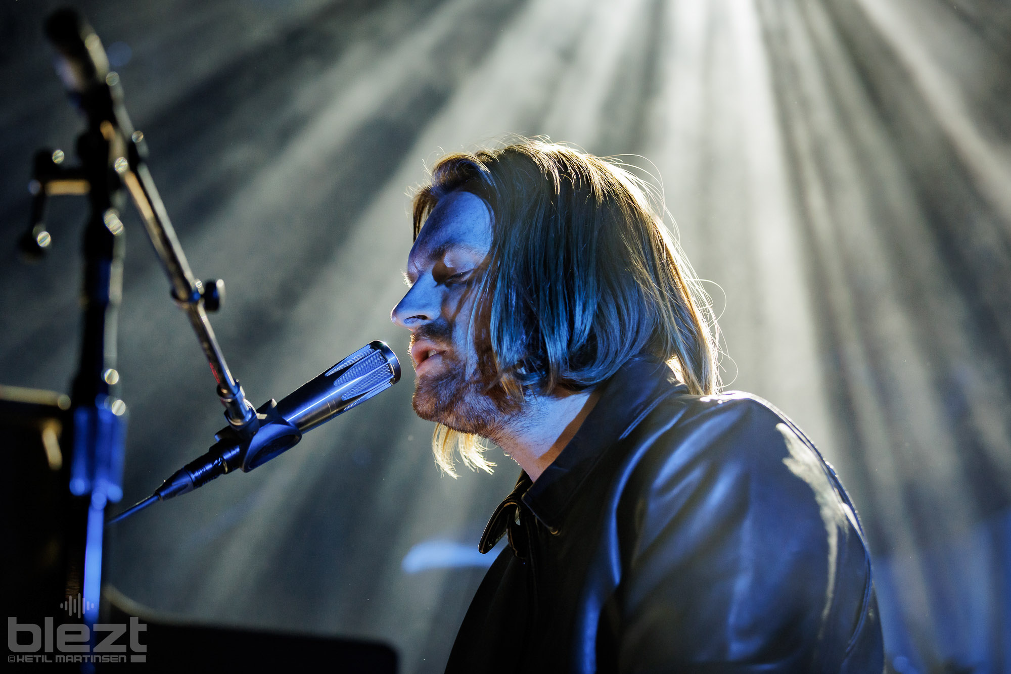 Finneas live på Rockefeller i Oslo april 2025 - BLEZT