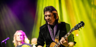 Steve Hackett live på Sentrum Scene i Oslo april 2025 - BLEZT
