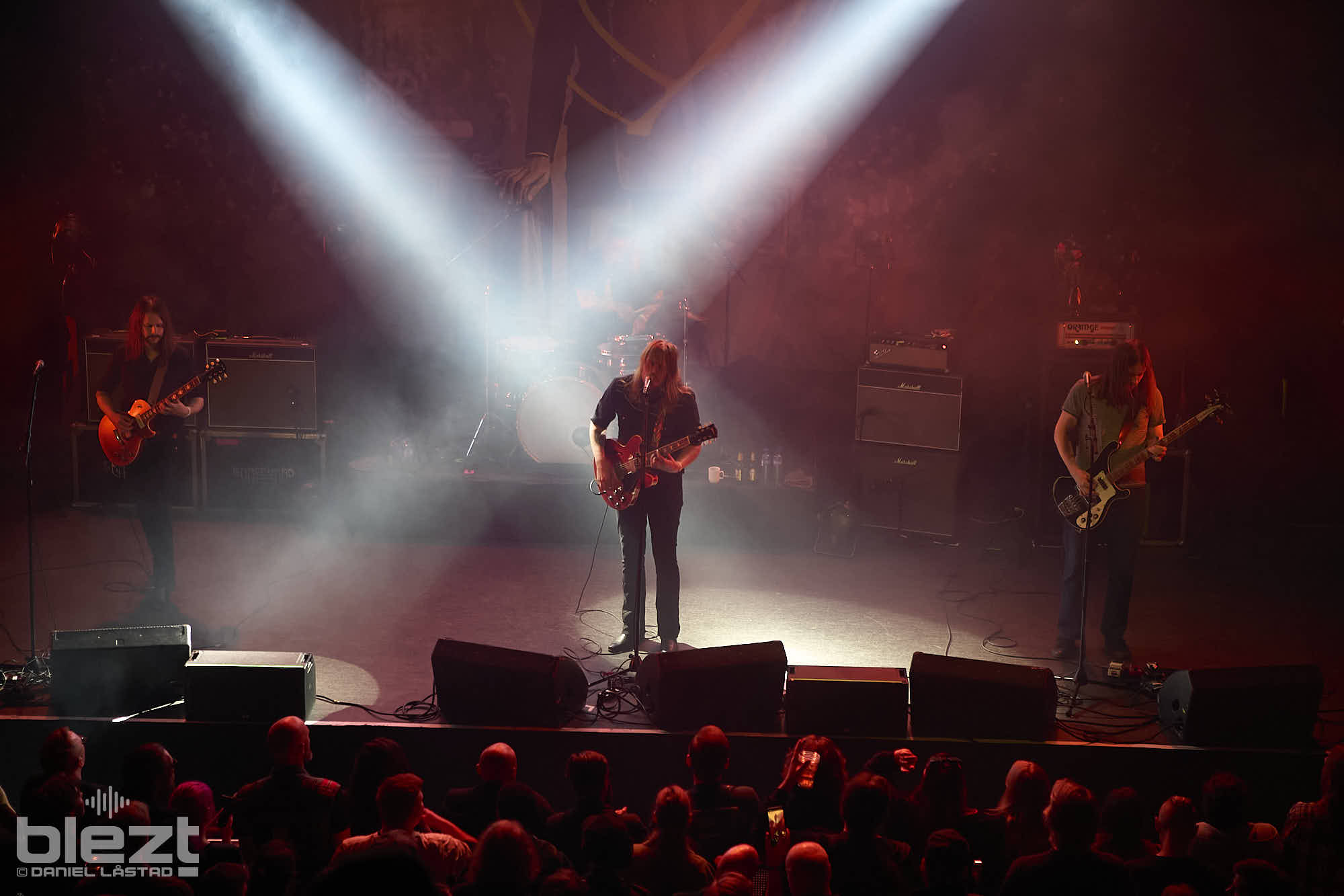 Graveyard live på Desertfest 2025 - BLEZT
