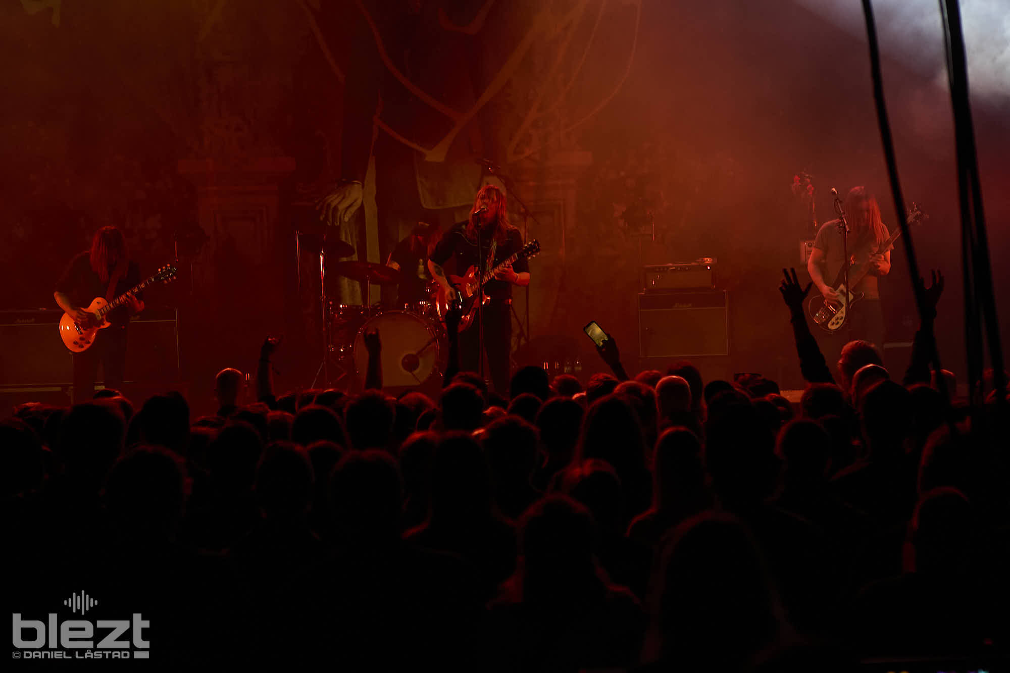 Graveyard live på Desertfest 2025 - BLEZT